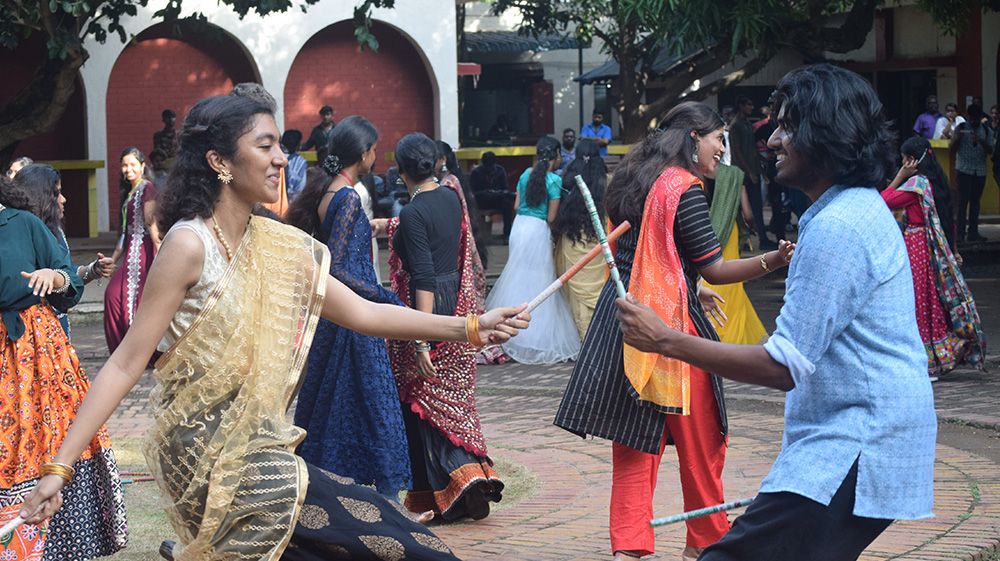 dhandiya-2.jpg